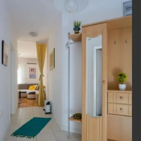 Apartman Orlica トロギール